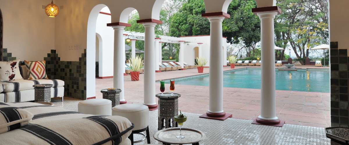 Vic Falls Hotel pool-pavillion-02