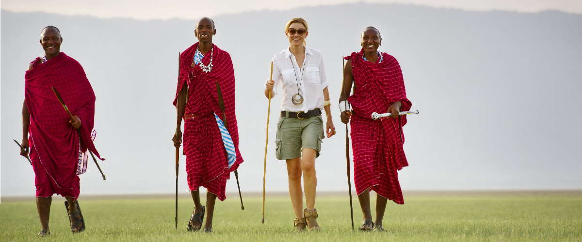 Fabia Bausch, propriétaire du Chem Chem Wildlife Concession, en compagnie de ses trackers massaï.