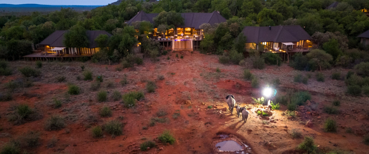 madikwe-hills-mvr-lodge-dining-dinner-14-1600x900
